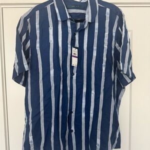 NWT Perry Ellis Navy and White Vertical Stripe Short Sleeve Button-Up Shirt